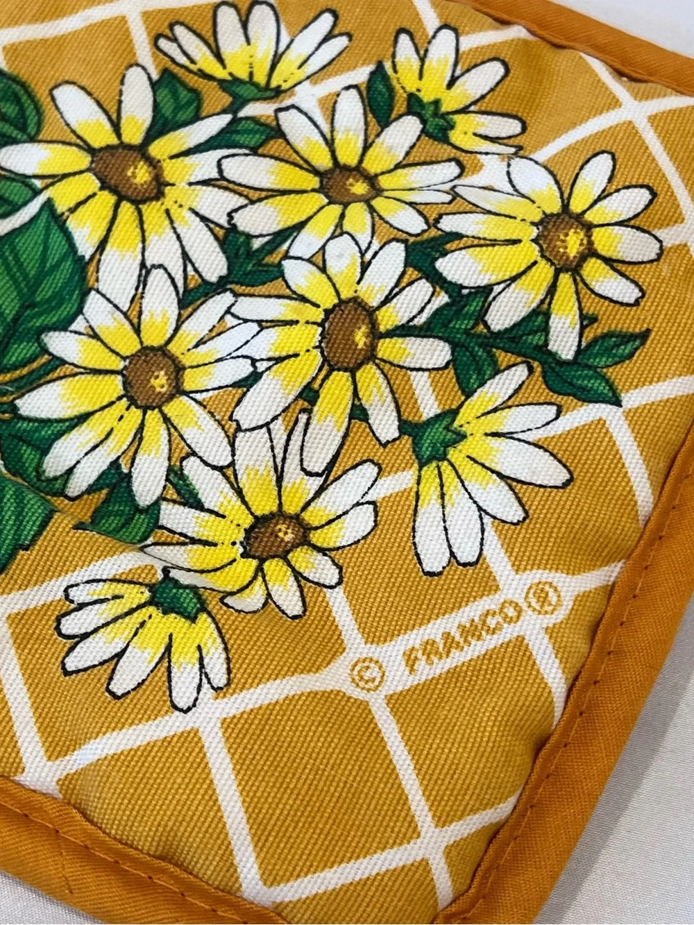 Vintage 70s FranCo Daisy Potholder